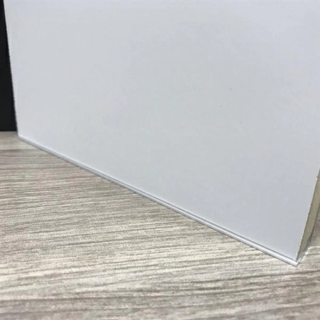 Алюминиевый профиль скрытого плинтуса с полкой анодированный