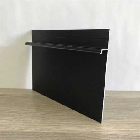 Алюминиевый профиль скрытого плинтуса без полки чёрный