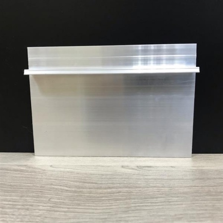 Алюминиевый профиль скрытого плинтуса без полки не анодированный